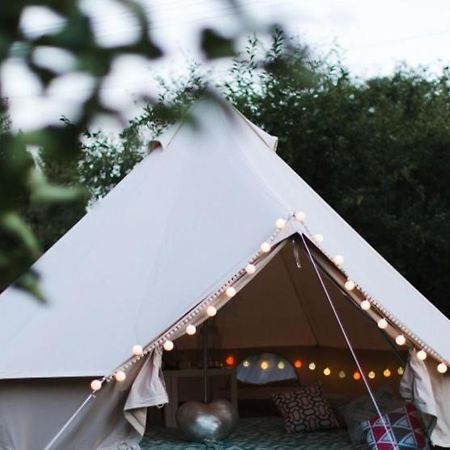 Wildberry Glamping Hotel Orgeres-la-Roche Bagian luar foto